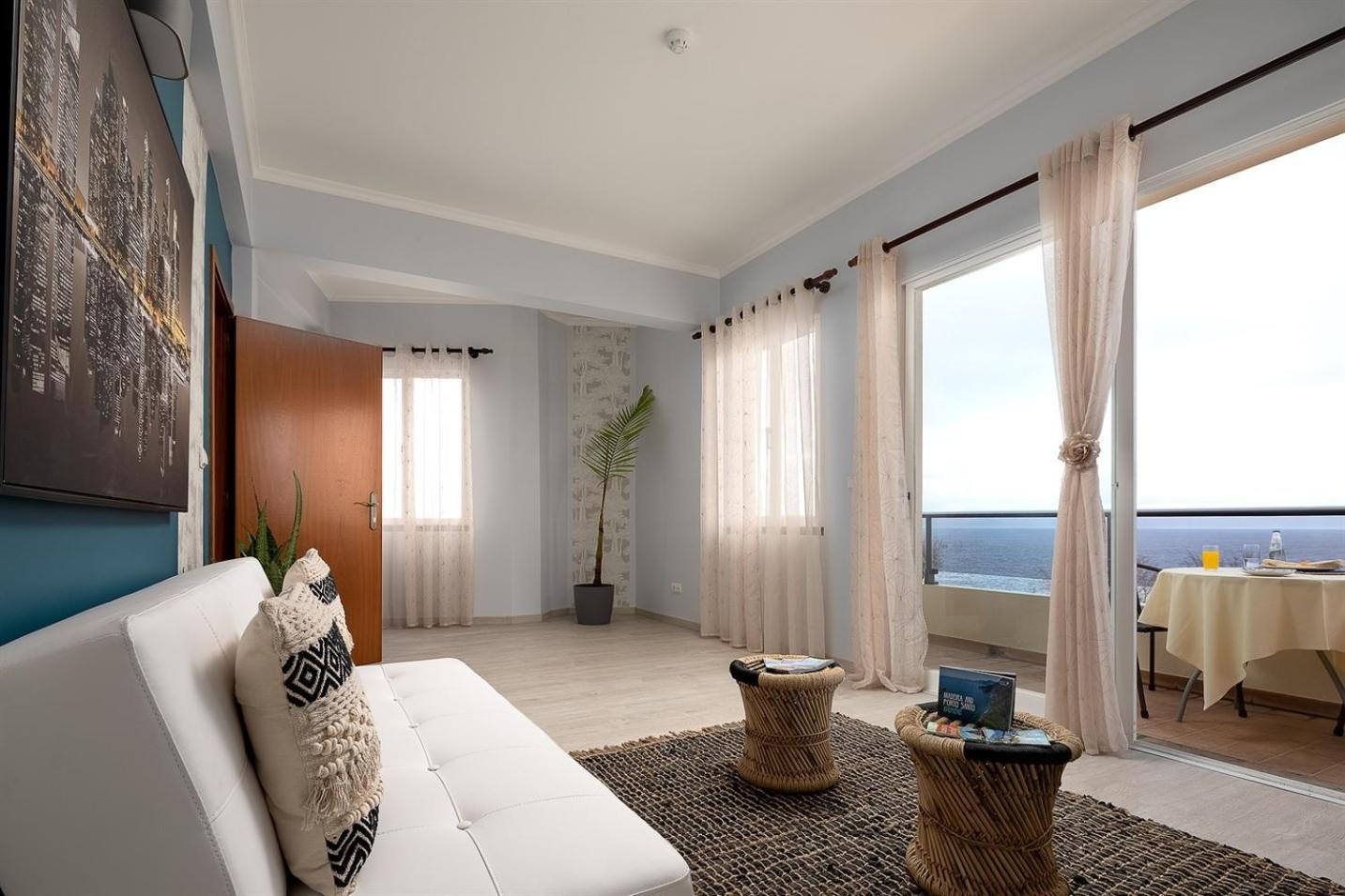 פורטו מוניז Perola Views Inn By Madeira Sun Travel מראה חיצוני תמונה
