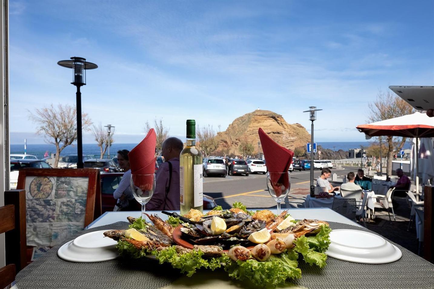 פורטו מוניז Perola Views Inn By Madeira Sun Travel מראה חיצוני תמונה